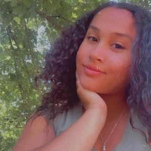 Chatkk profile of charlotte annie from Canada