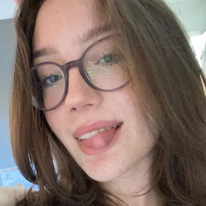 Chatkk profile of ella from United Kingdom