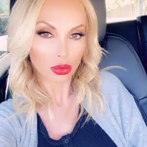 nikki benz