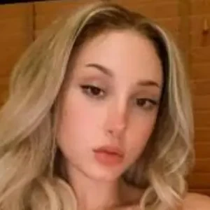 Chatkk profile of voxy from United Kingdom